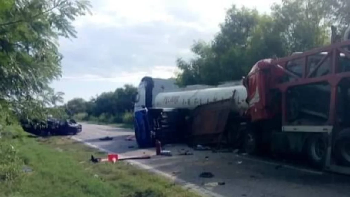 Embarcación: Choque de camiones obligó al corte total de la ruta 34