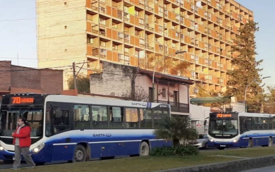 Se levantó el paro de colectivos en Salta